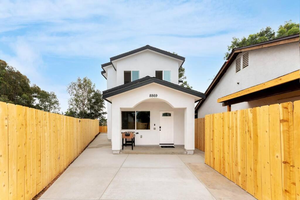 Urban Retreat Fun Relax Self Check-In Hot Tub Foosball Fire Pit Cornhole San Diego Exterior photo
